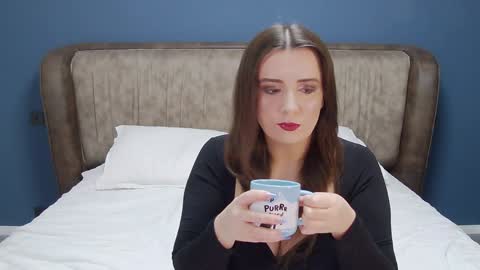 Molly online show from December 25, 9:43 pm