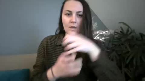 Molly online show from April 12, 2:33 pm