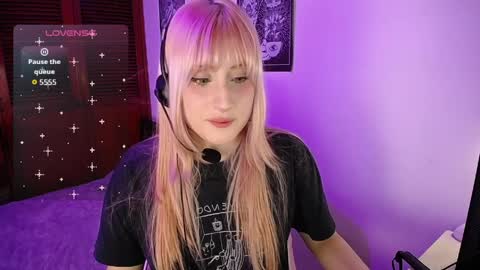 Molly  online show from April 1, 3:40 am