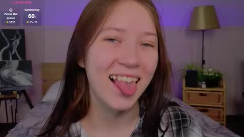 Snapshot of mollymmay chatting on March 1, 10:06 am Molly online show from March 1, 10:06 am