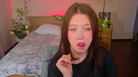 Molly online show from March 28, 10:26 am