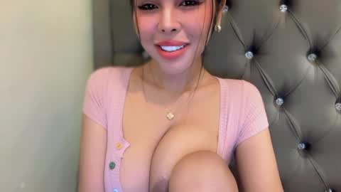 molly online show from February 5, 2:00 pm