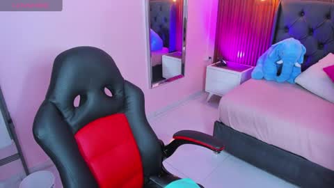 Snapshot of mollyspencer1 chatting on June 13, 7:01 pm MOLLY online show from June 13, 7:01 pm