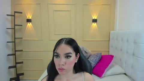 Snapshot of mollyspencer1 chatting on June 24, 7:02 pm MOLLY online show from June 24, 7:02 pm