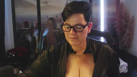 Snapshot of mollysun chatting on October 2, 6:37 pm MollySun Nina Randmann online show from October 2, 6:37 pm