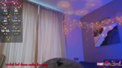 Snapshot of mollyyank chatting on October 27, 9:13 am Molly online show from October 27, 9:13 am