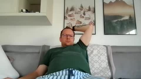 Snapshot of molnarzsolt chatting on April 26, 8:45 am molnarzsolt online show from April 26, 8:45 am