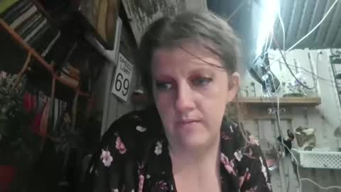 Snapshot of molotovfoxtail chatting on November 30, 4:49 am Molotovfoxtail online show from November 30, 4:49 am