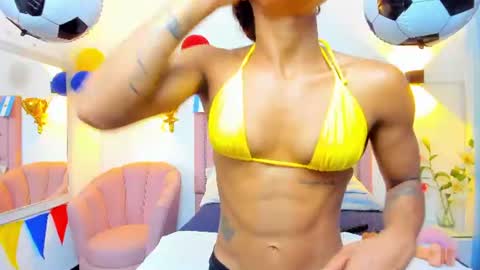 molyrestrepo online show from July 17, 11:09 pm
