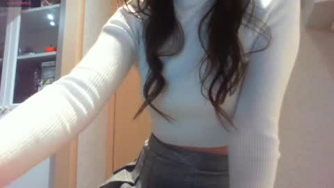 Snapshot of momentbeforedown chatting on February 16, 12:19 am Hailey online show from February 16, 12:19 am