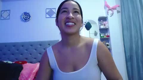 Snapshot of mommy_dulce chatting on June 23, 1:47 am ANDREA online show from June 23, 1:47 am