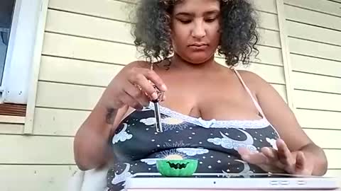Mommy bubbles online show from September 21, 11:45 am