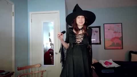 Goddess L online show from October 31, 2:51 pm