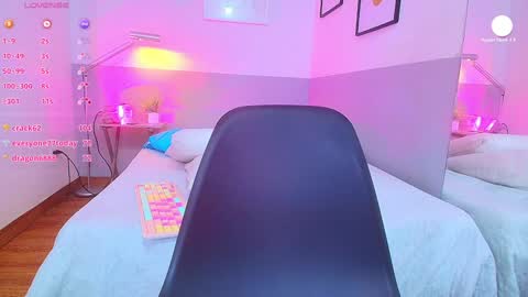 Daphne  online show from January 22, 5:05 am