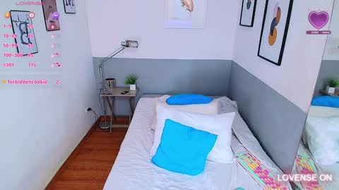 Daphne  online show from January 23, 8:13 pm