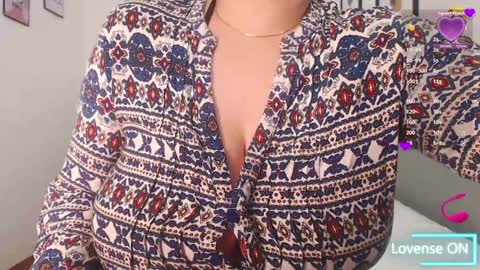 Daphne  online show from February 6, 8:02 pm