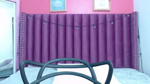 Daphne  online show from February 15, 6:02 am