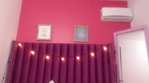 Daphne  online show from February 26, 6:37 am