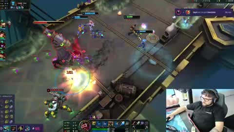 Snapshot of mommysimp69 chatting on December 13, 8:15 pm Sky online show from December 13, 8:15 pm