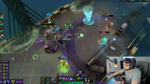 Snapshot of mommysimp69 chatting on December 24, 7:44 pm Sky online show from December 24, 7:44 pm