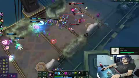 Snapshot of mommysimp69 chatting on December 30, 5:58 am Sky online show from December 30, 5:58 am