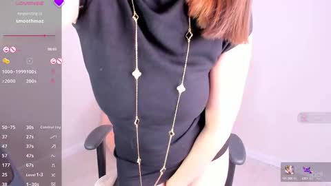 Snapshot of momo_ayase chatting on October 4, 2:15 pm momo_ayase online show from October 4, 2:15 pm