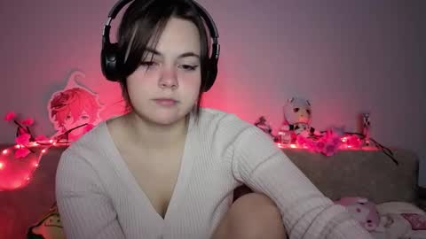 Momo online show from March 12, 7:53 pm