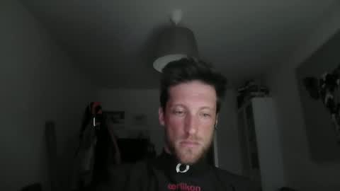 Snapshot of moms_little_monster chatting on December 11, 7:03 pm moms_little_monster online show from December 11, 7:03 pm