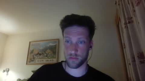 Snapshot of moms_little_monster chatting on December 17, 9:16 pm moms_little_monster online show from December 17, 9:16 pm