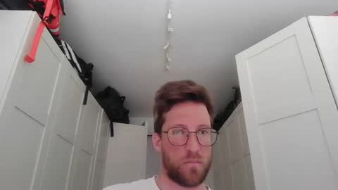 moms_little_monster online show from April 22, 9:11 am