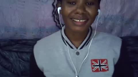 momsdoll online show from February 25, 5:39 am