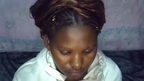 momsdoll online show from April 5, 5:32 pm