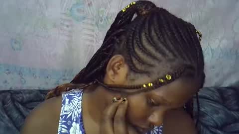 momsdoll online show from April 10, 7:13 am