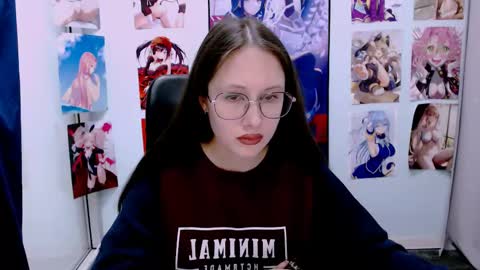 Mona  online show from March 9, 9:24 am