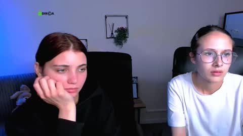 Mona  online show from September 12, 7:25 pm