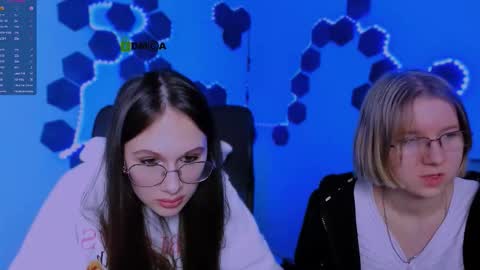 Mona  online show from December 14, 8:35 pm