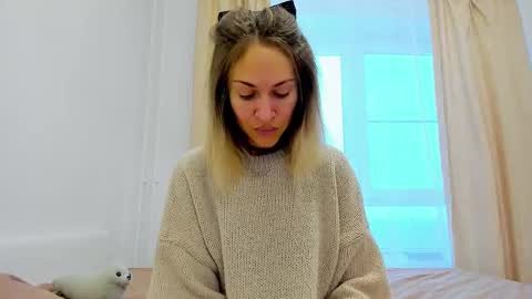 Mona online show from December 8, 6:22 am