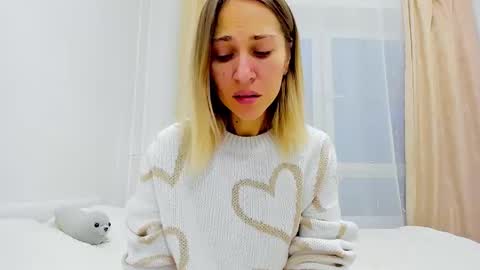 Mona online show from December 11, 5:10 am