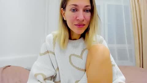 Mona online show from December 15, 2:30 am