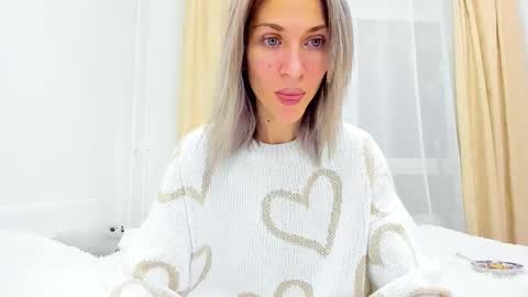 Mona online show from February 6, 8:56 pm