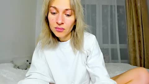 Mona online show from February 22, 8:20 pm