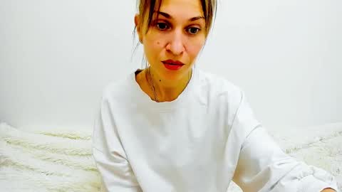 Mona online show from March 6, 8:16 pm