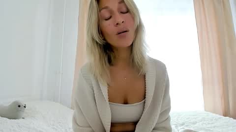 Mona online show from September 12, 7:19 am