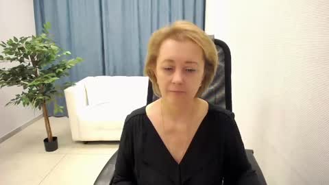 Mona online show from May 6, 11:04 am