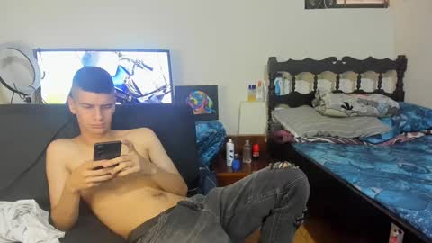 Snapshot of monarquia_ chatting on December 20, 6:02 pm nicolas online show from December 20, 6:02 pm