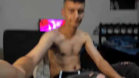 Snapshot of monarquia_ chatting on December 24, 1:38 am nicolas online show from December 24, 1:38 am