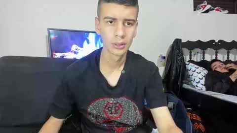 Snapshot of monarquia_ chatting on December 28, 4:19 am nicolas online show from December 28, 4:19 am