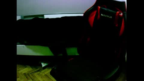 Snapshot of moneyman__24 chatting on December 19, 8:23 am Mert online show from December 19, 8:23 am