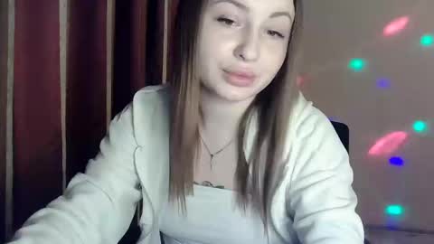 Snapshot of monica_211 chatting on February 1, 5:37 pm monica_211 online show from February 1, 5:37 pm