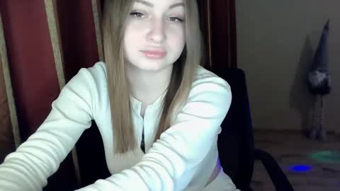 Snapshot of monica_211 chatting on February 7, 5:40 pm monica_211 online show from February 7, 5:40 pm